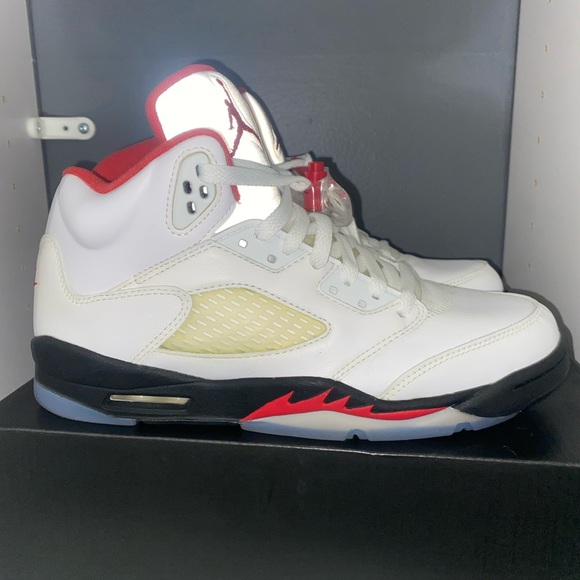 Jordan 5 Fire Red - Picture 1 of 5